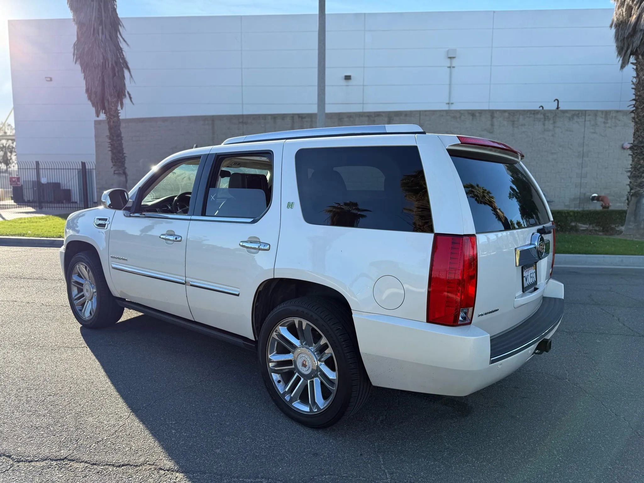 Used 2013 Cadillac Escalade Platinum image 5