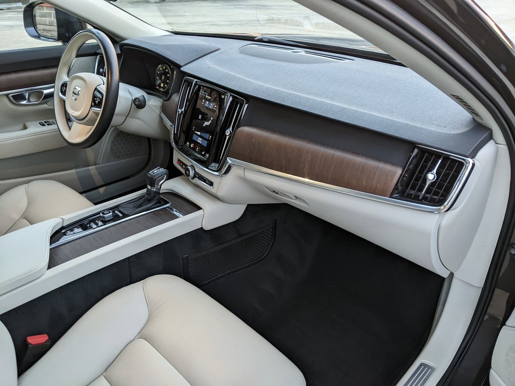 Used 2021 Volvo V90 T6 Cross Country w/ Climate Package image 21