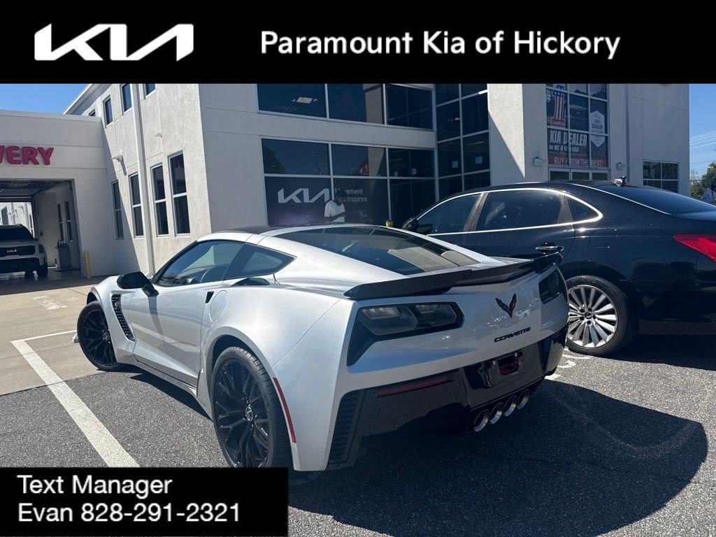Used 2015 Chevrolet Corvette Z06 w/ 3LZ Preferred Equipment Group RWD image 4