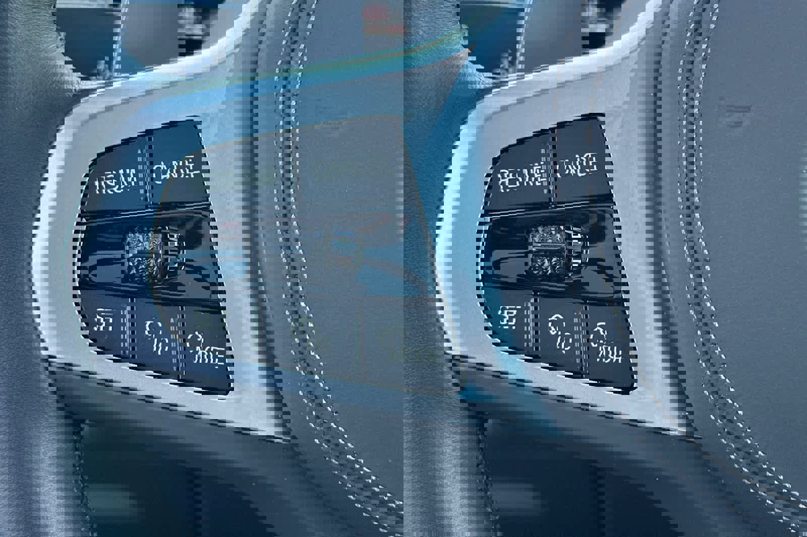 Used 2025 BMW X7 xDrive40i w/ Executive Package image 28