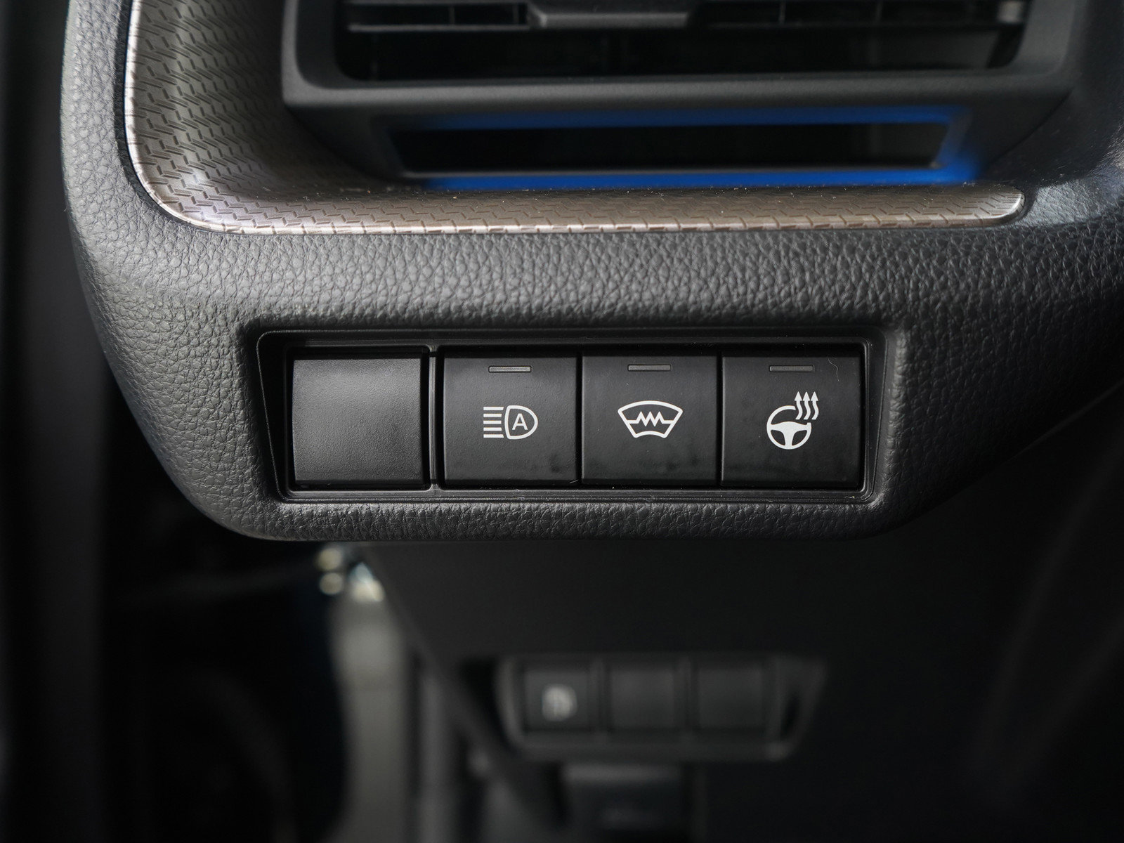 Used 2025 Toyota Prius Limited image 27