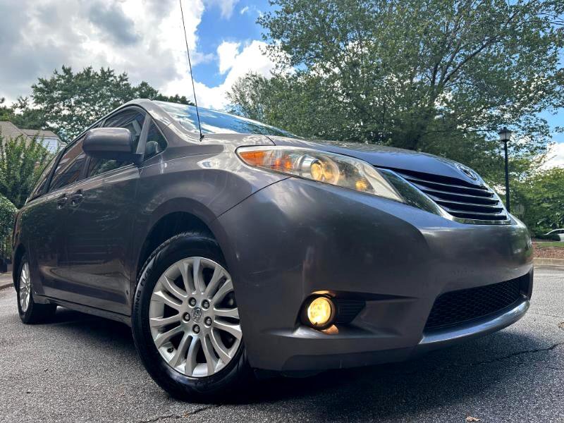 Used 2011 Toyota Sienna Limited image 5