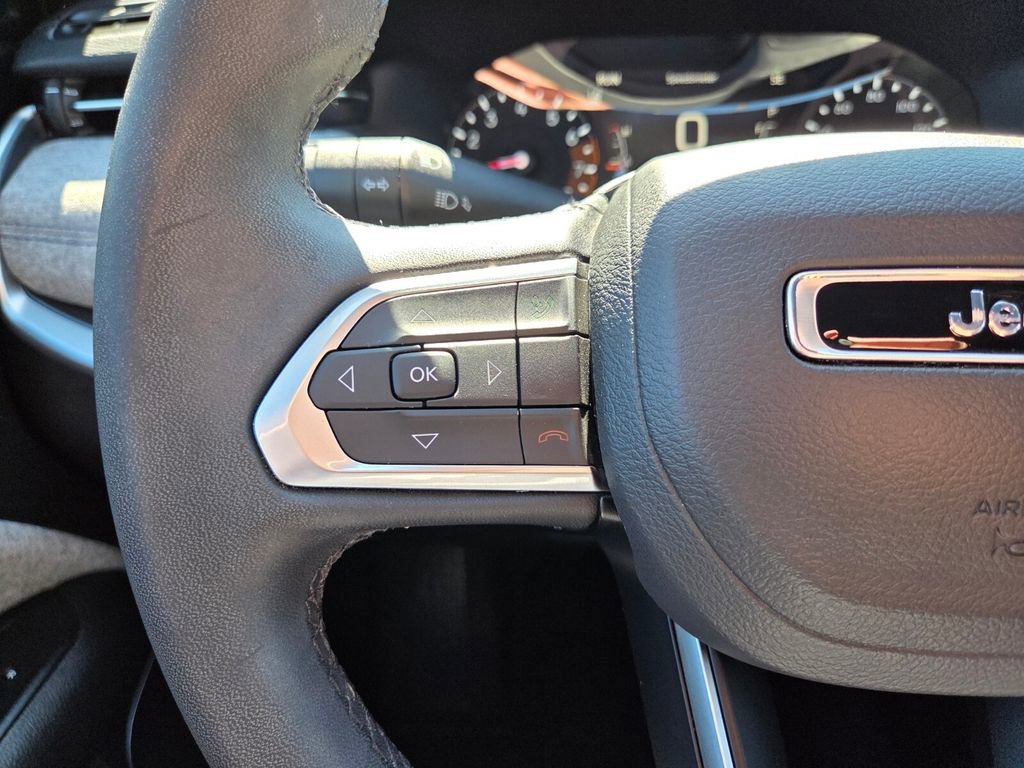 Used 2022 Jeep Compass Limited image 30