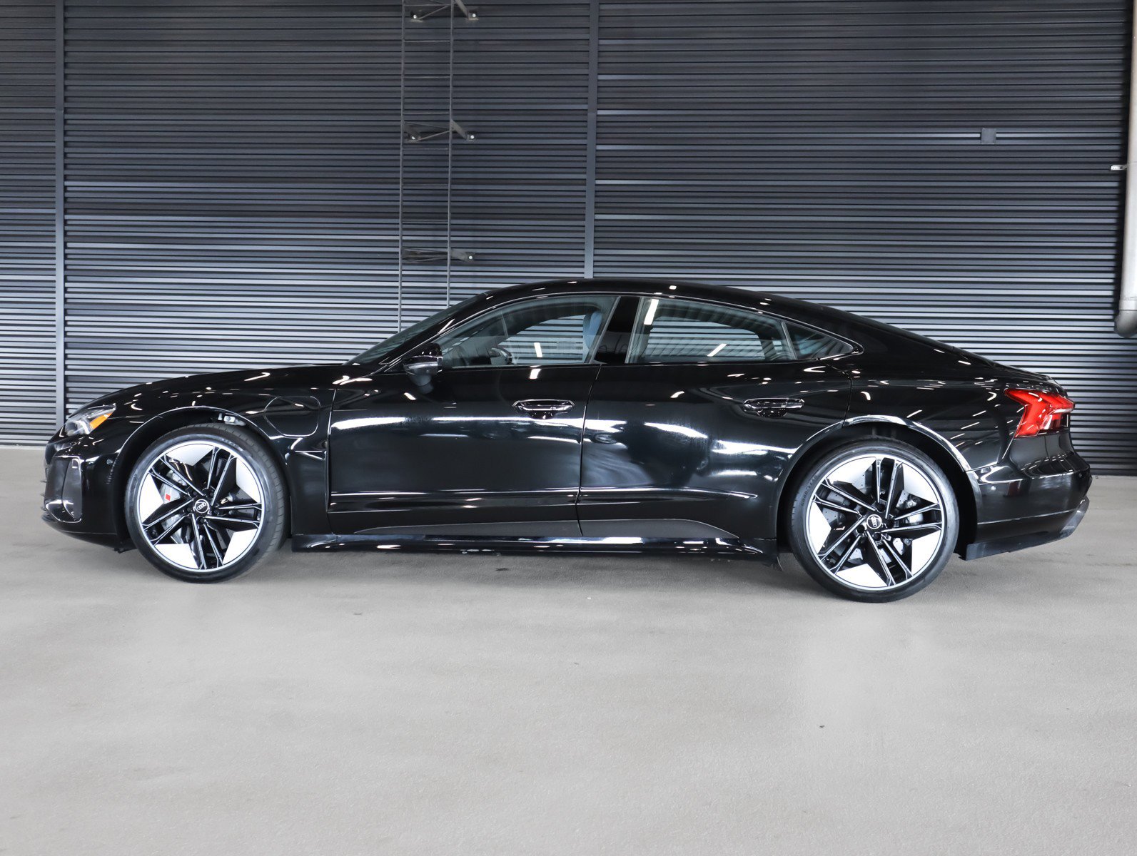 Used 2024 Audi RS e-tron GT w/ Carbon Performance Package image 11