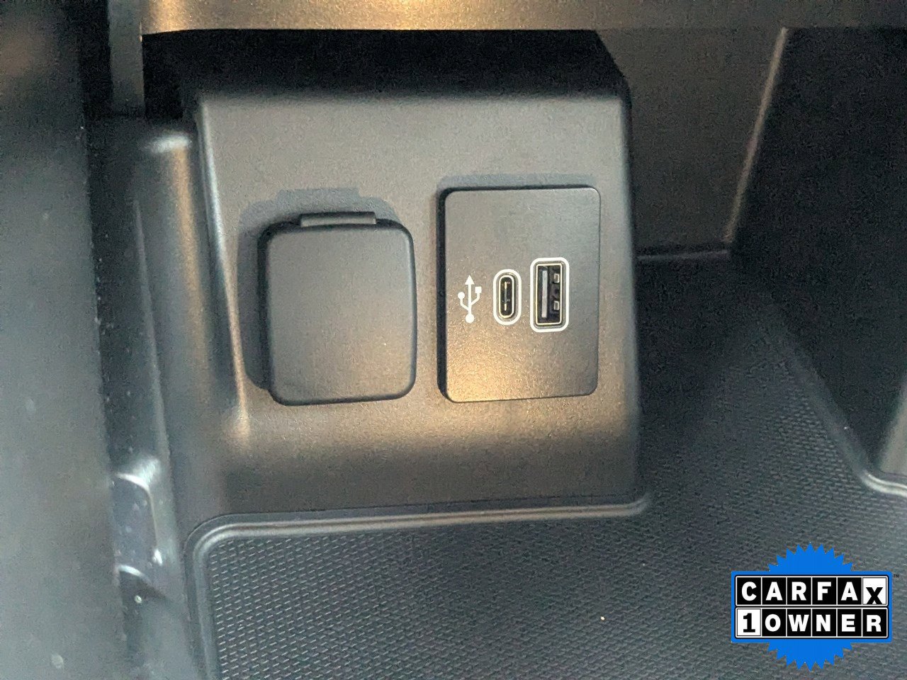 Certified 2025 Ford Explorer Active image 29