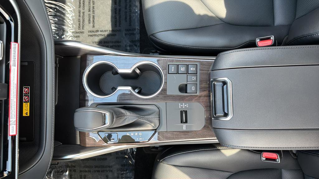 Used 2026 Toyota Highlander Platinum image 20