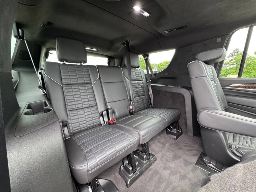 Certified 2024 Cadillac Escalade ESV Premium Luxury Platinum AWD/4WD image 35