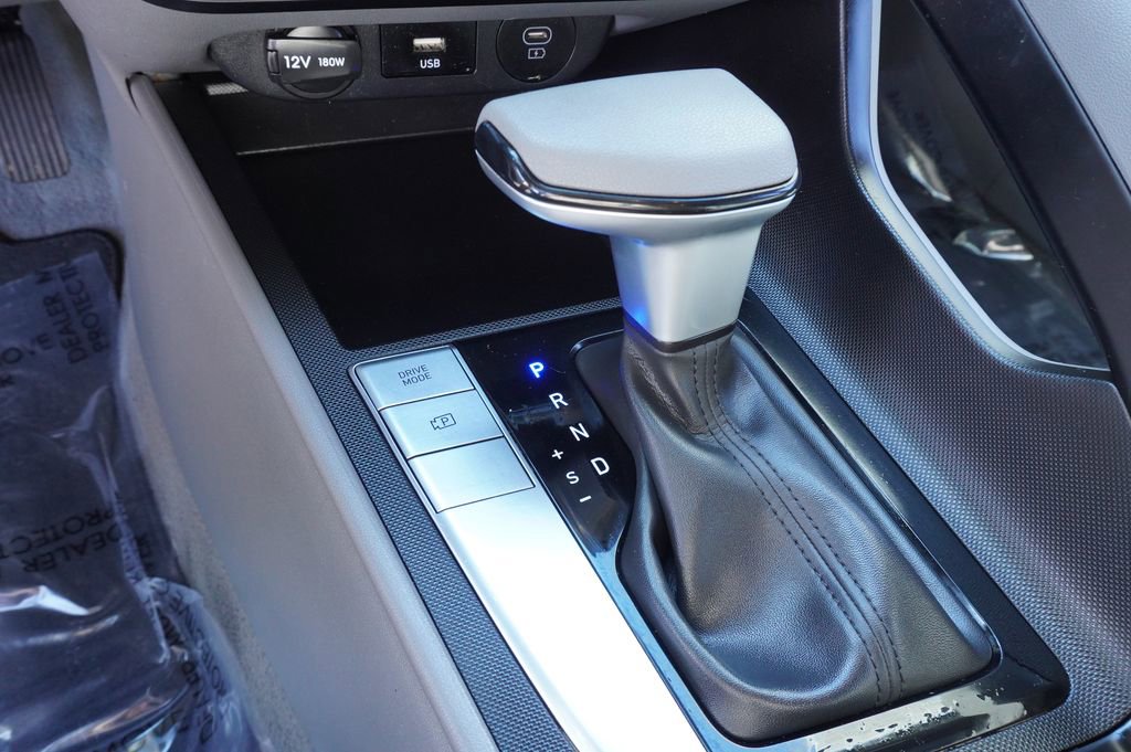 Used 2024 Hyundai Elantra SEL image 18