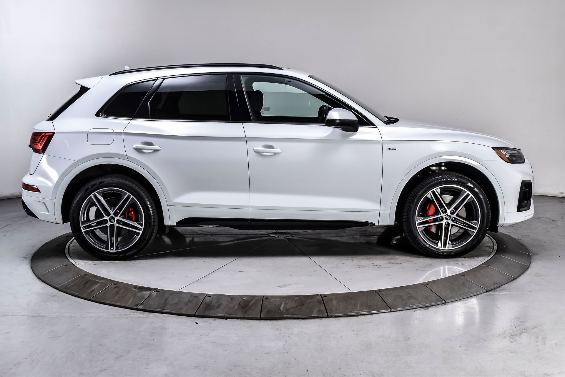 Used 2025 Audi Q5 e Premium Plus w/ Premium Plus Package AWD/4WD image 7