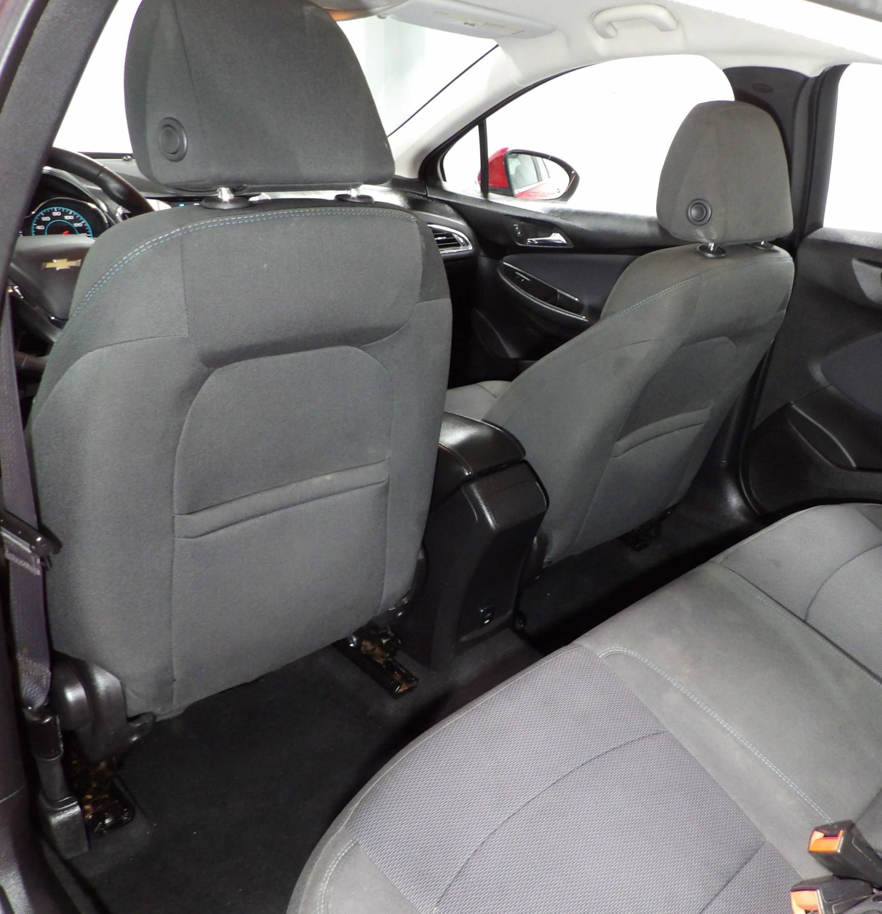 Used 2017 Chevrolet Cruze LT FWD image 11