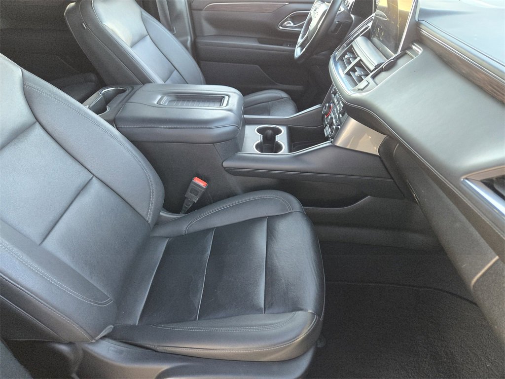 Used 2023 Chevrolet Suburban LT image 9