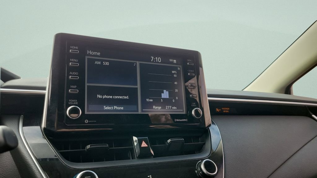 Used 2021 Toyota Corolla LE image 21