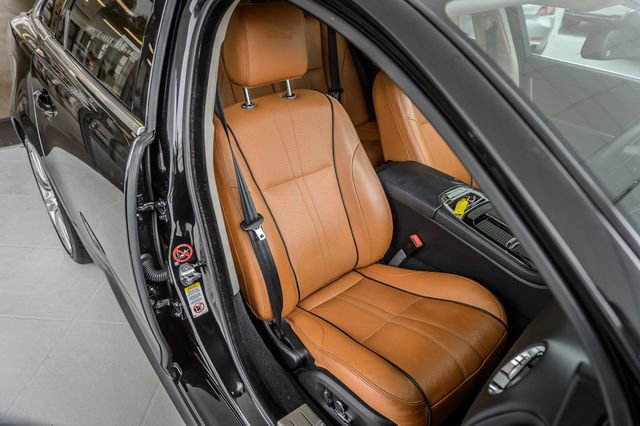 Used 2017 Jaguar XJ R-Sport image 44