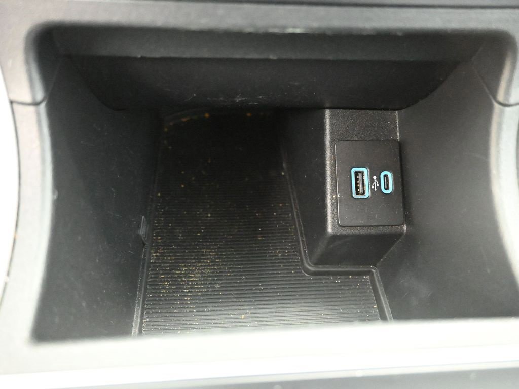 Used 2023 Ford Edge SE image 29