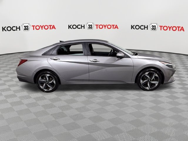 Used 2023 Hyundai Elantra SEL w/ Convenience Package FWD image 9