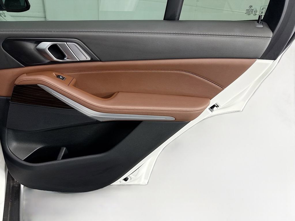 Used 2024 BMW X5 xDrive40i w/ Parking Assistance Package image 26