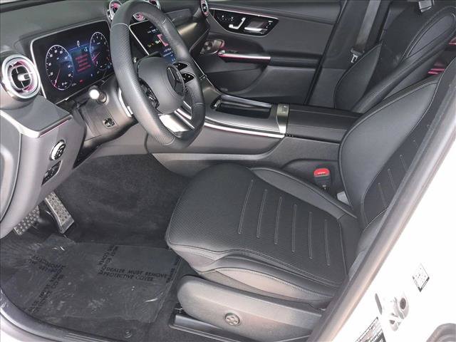 Used 2025 Mercedes-Benz GLC 300 4MATIC image 17