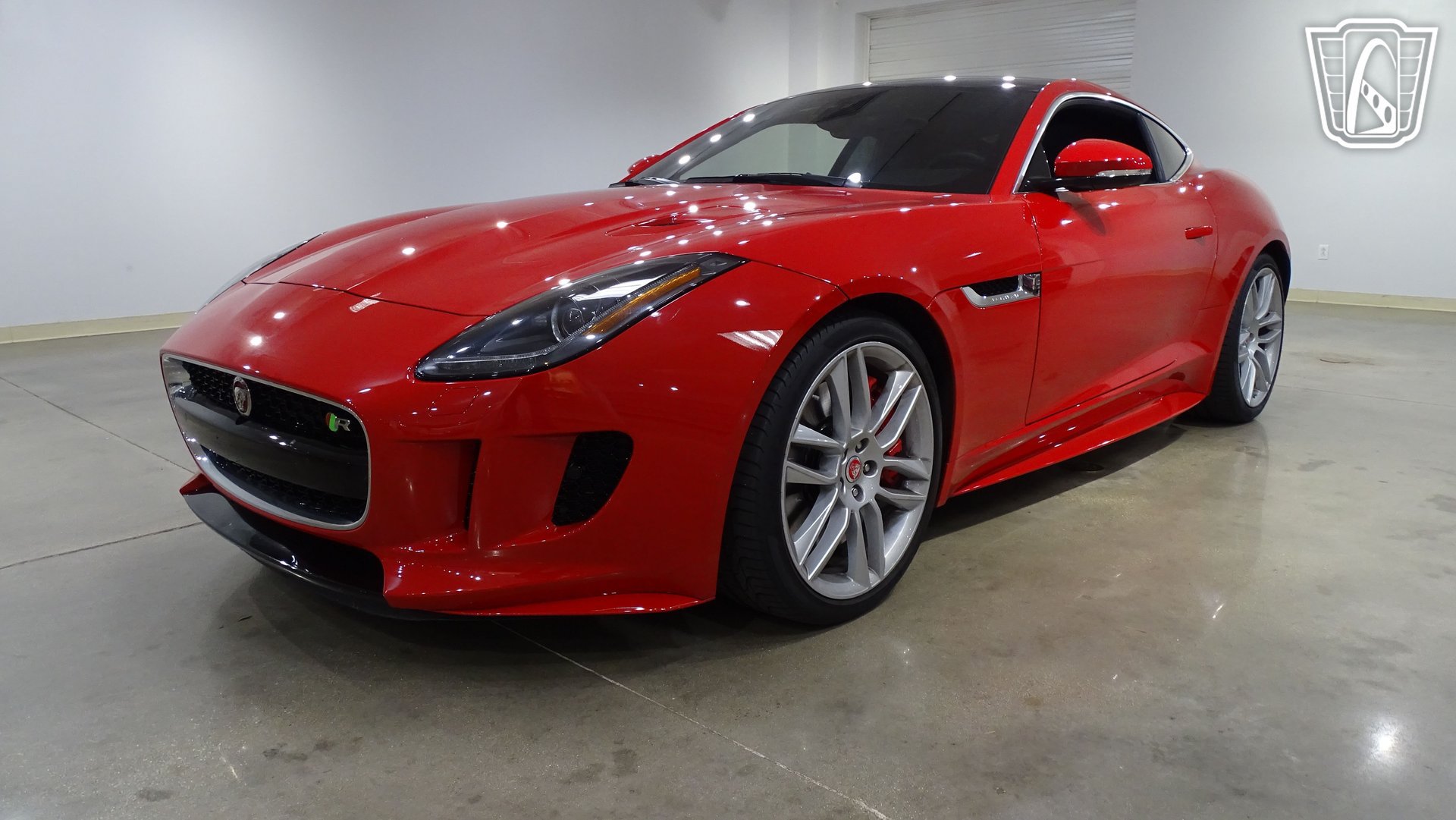 Used 2016 Jaguar F-TYPE R AWD/4WD image 3