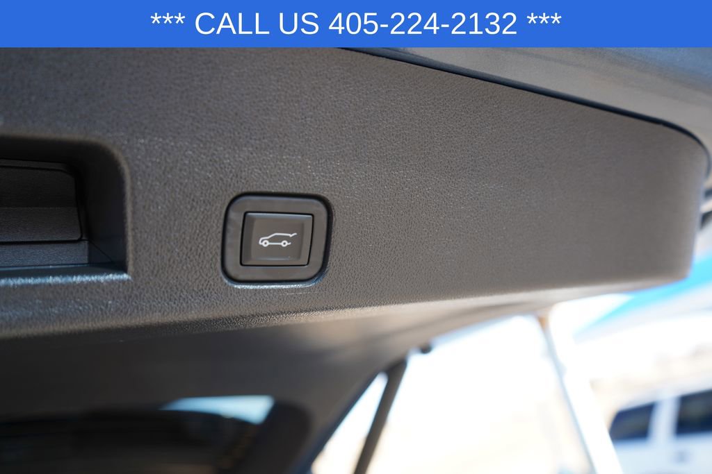 Used 2025 Chevrolet Traverse LT image 29