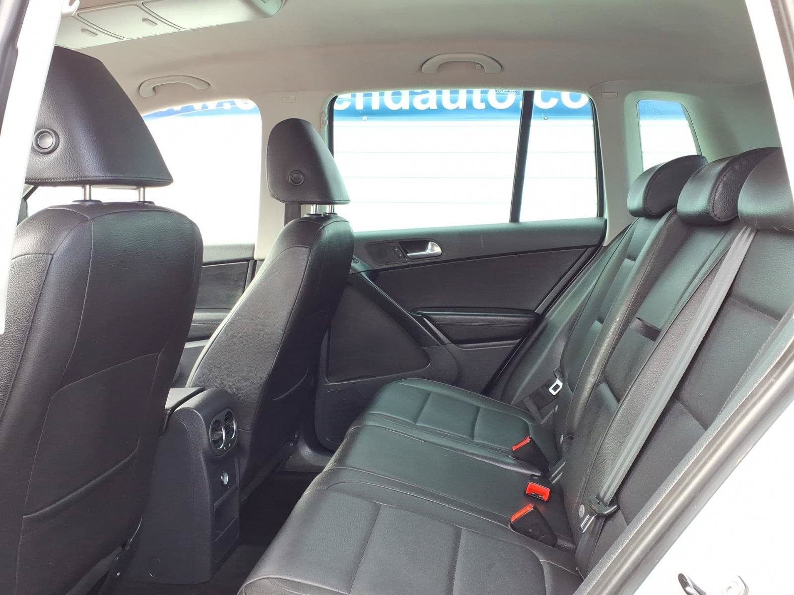 Used 2011 Volkswagen Tiguan SE FWD image 10
