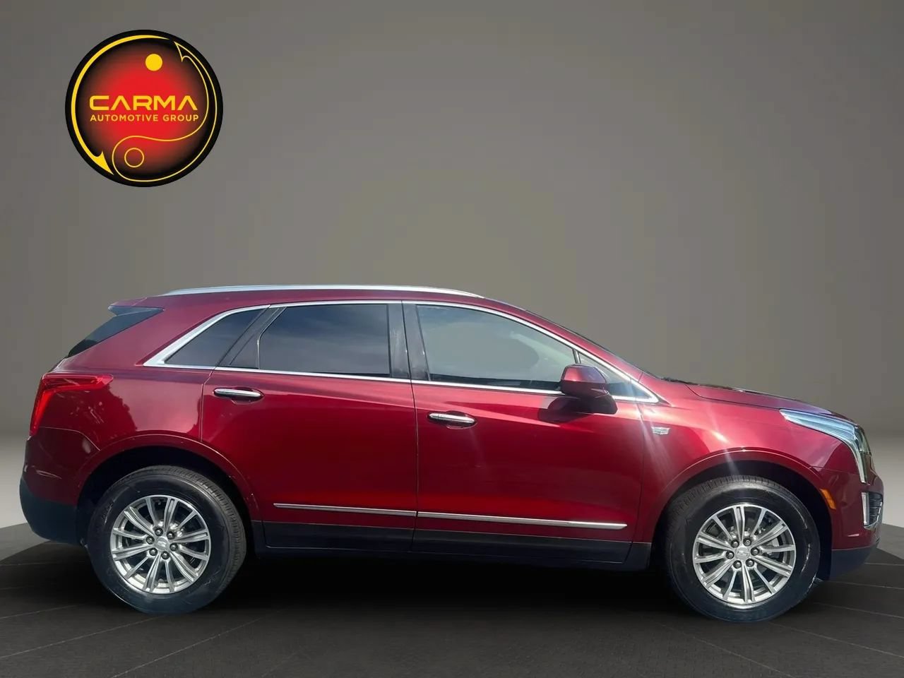 Used 2017 Cadillac XT5 Luxury w/ Driver Awareness Package FWD image 6