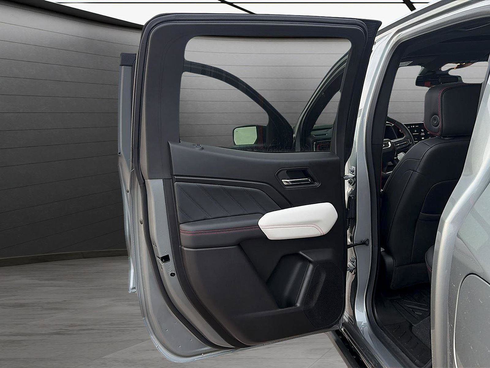 New 2025 GMC Canyon AT4 w/ AT4X AEV Edition image 33