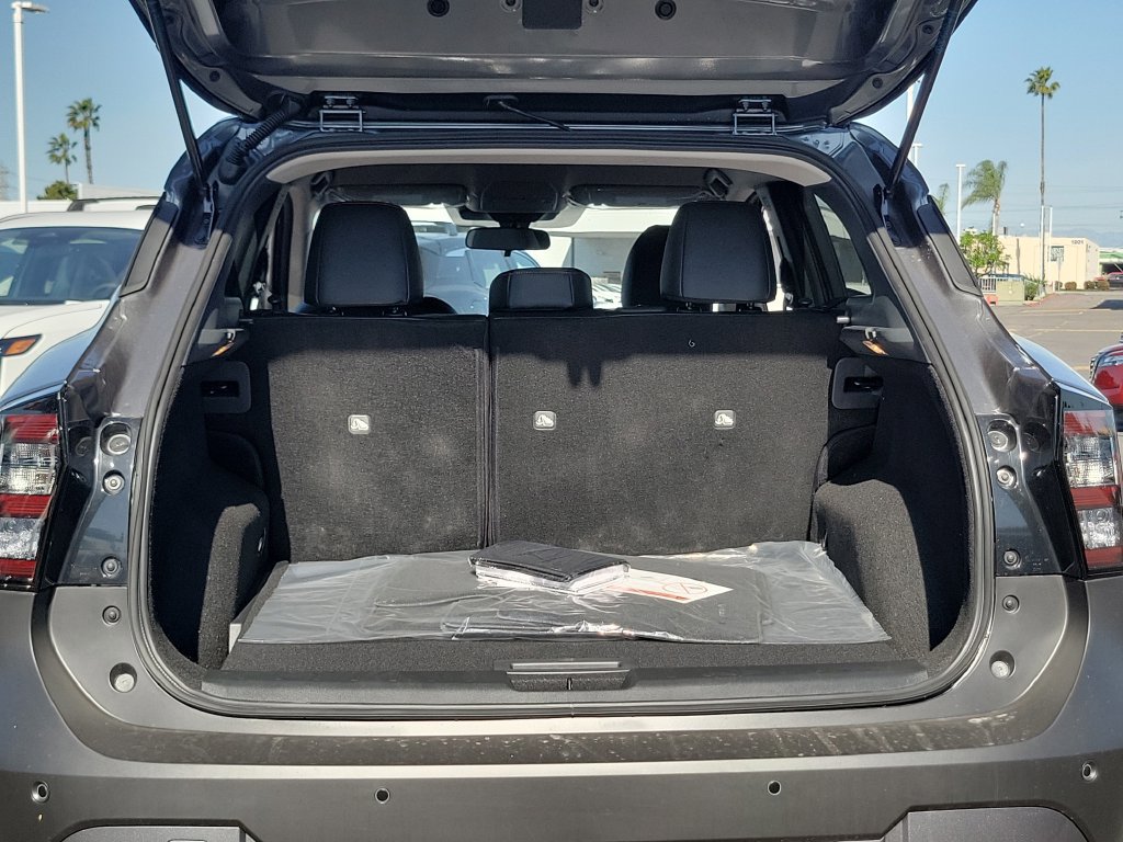 New 2026 Nissan Kicks SR FWD image 15