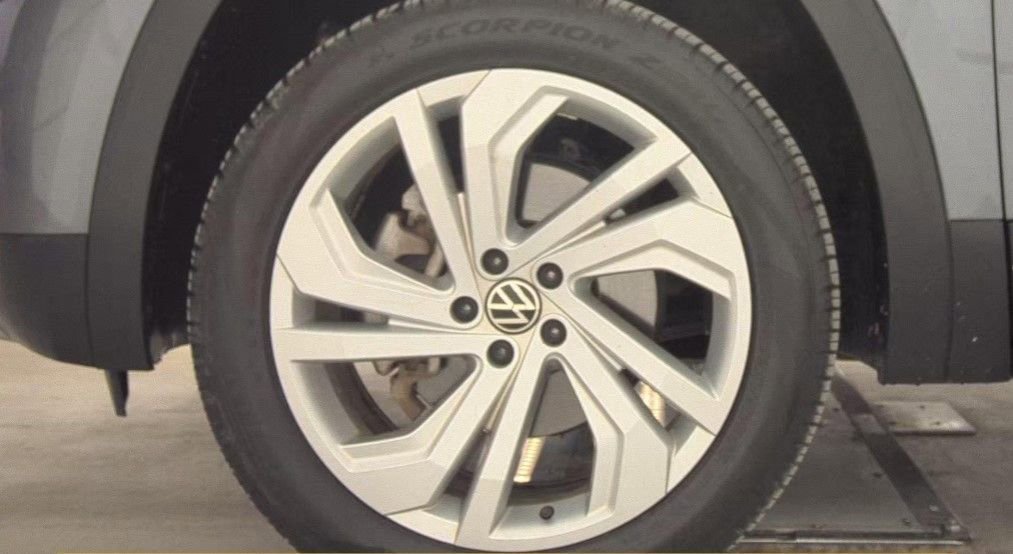 Used 2022 Volkswagen Atlas SE w/ Panoramic Sunroof Package image 9