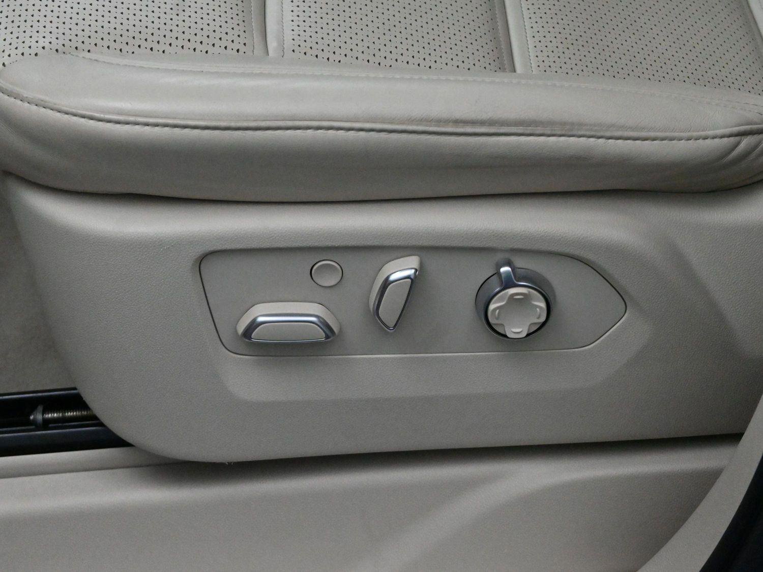 Certified 2022 Cadillac Escalade ESV Sport Platinum w/ Heavy-Duty Trailer Package image 17