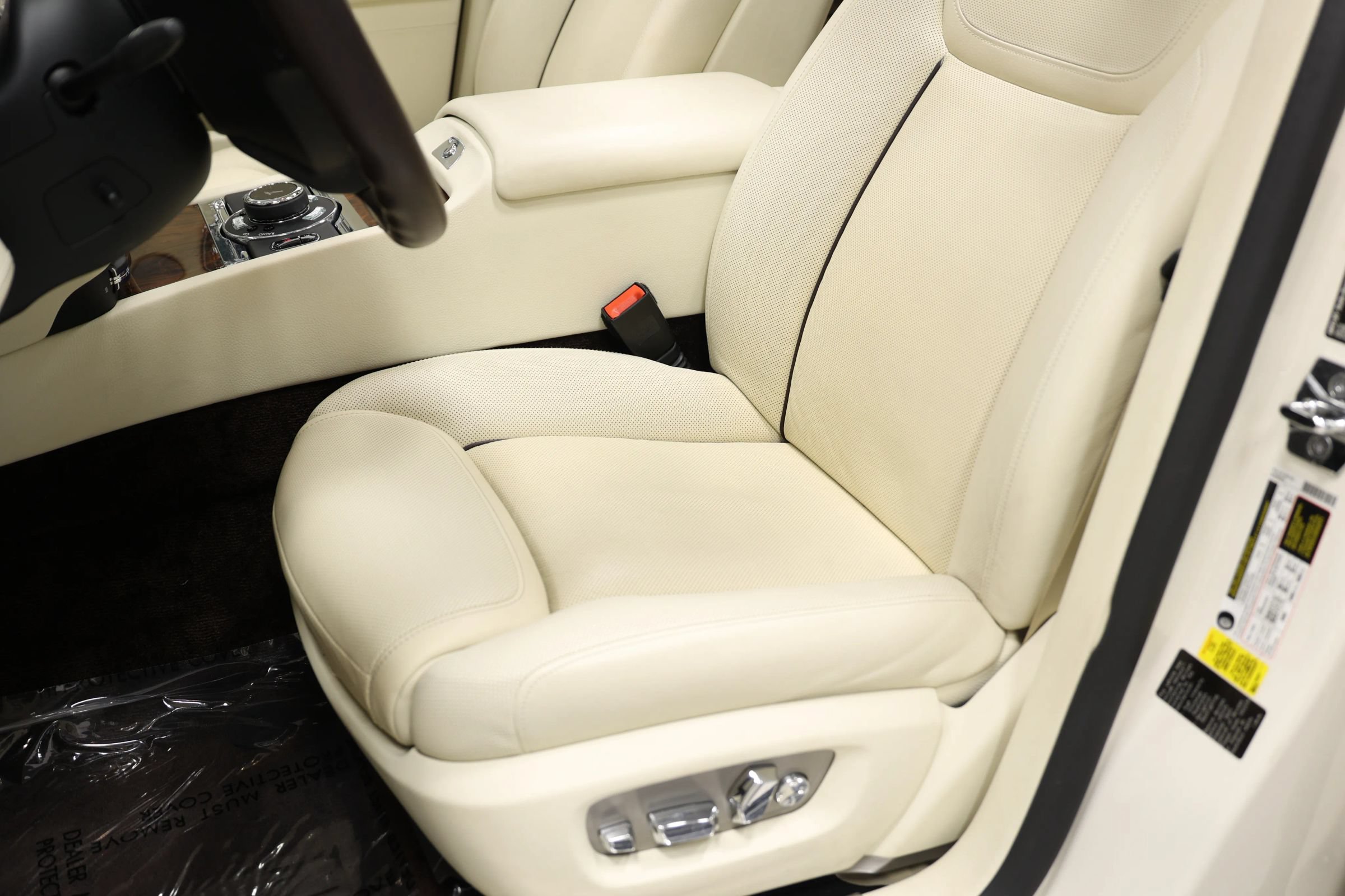 Used 2016 Rolls-Royce Ghost RWD image 21