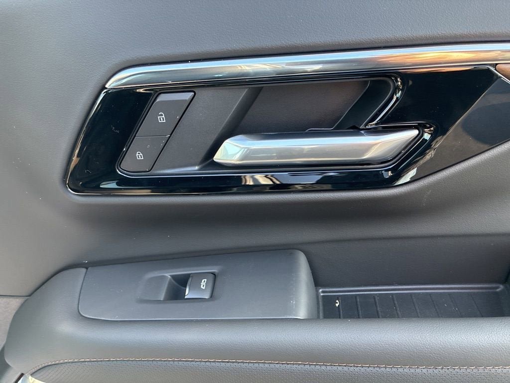 New 2026 Chevrolet Suburban High Country image 36