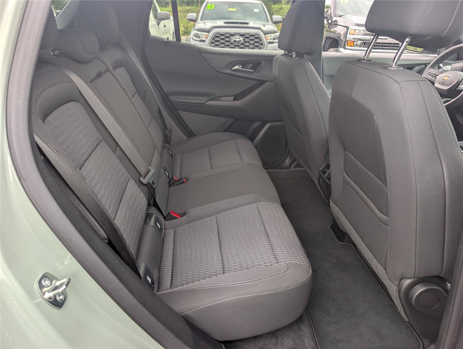 Used 2025 Chevrolet Equinox LT FWD image 11