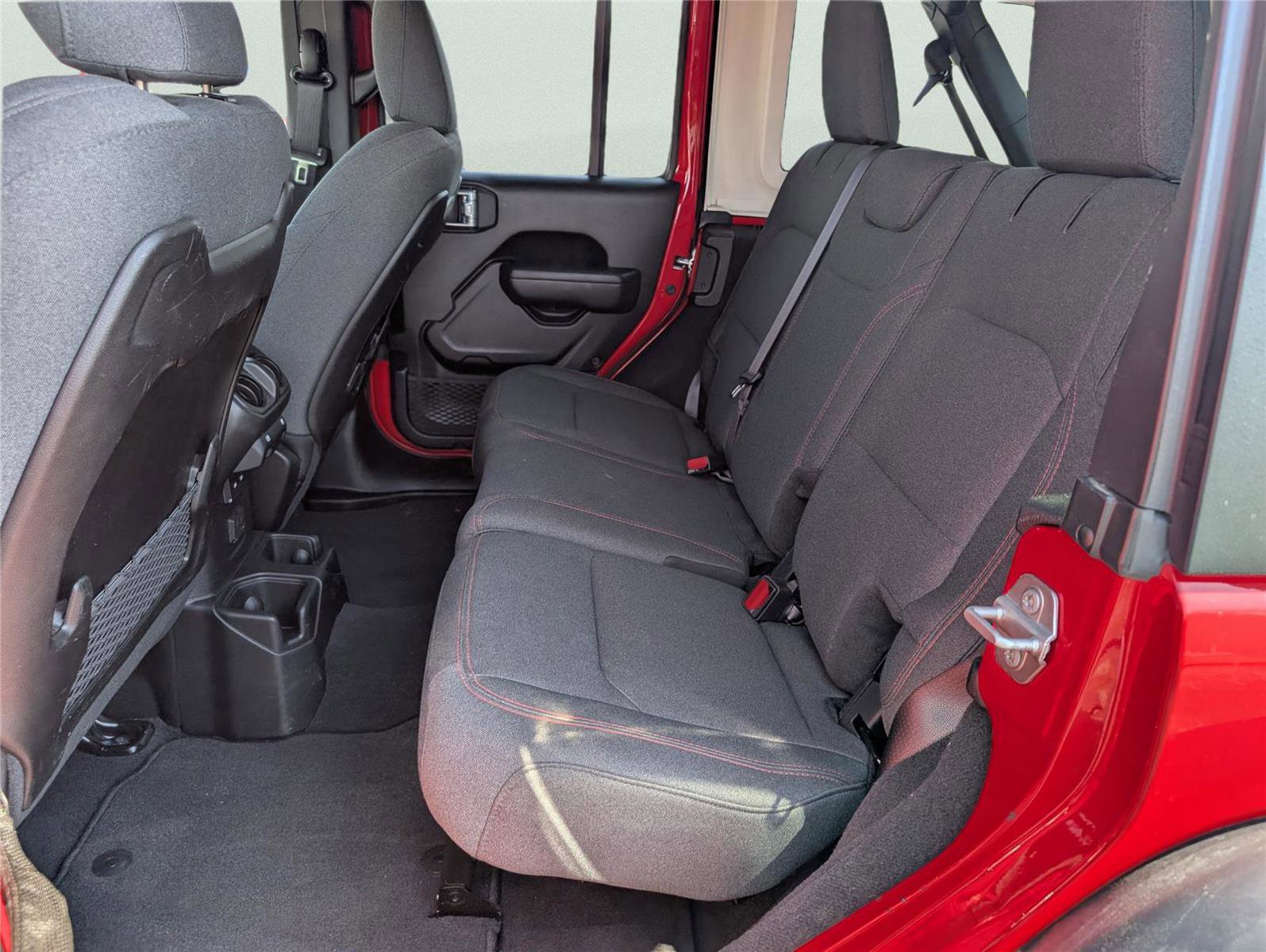 Used 2025 Jeep Wrangler Unlimited Rubicon image 34