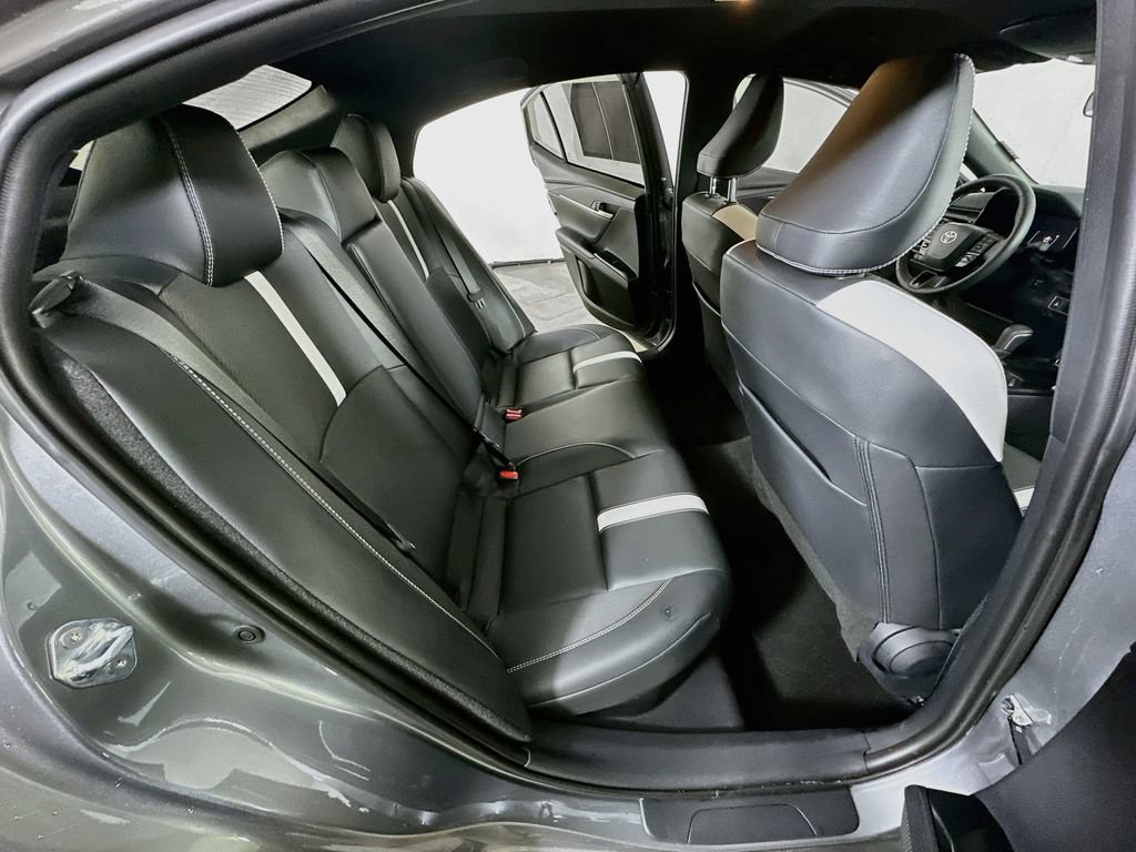 Used 2026 Toyota Camry SE FWD image 11