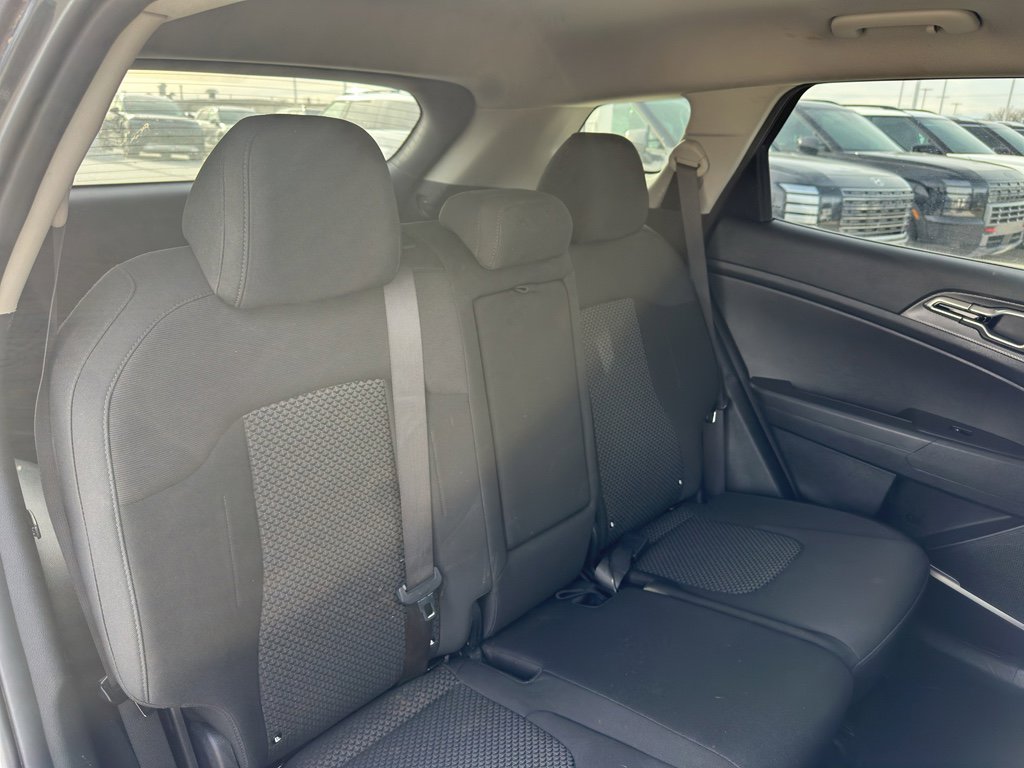 Used 2023 Kia Sportage LX image 30