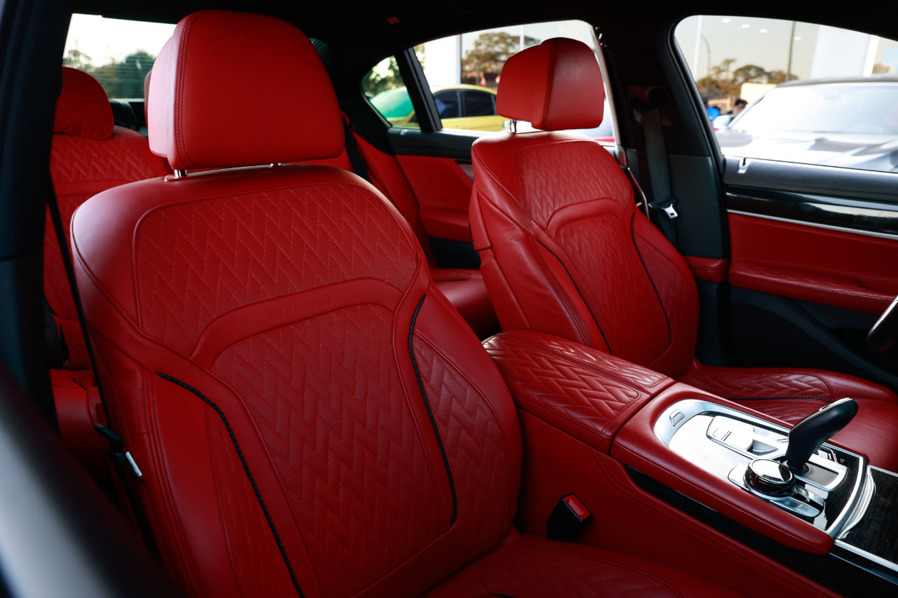 Used 2021 BMW 750i xDrive w/ Luxury Rear Seating Package image 18