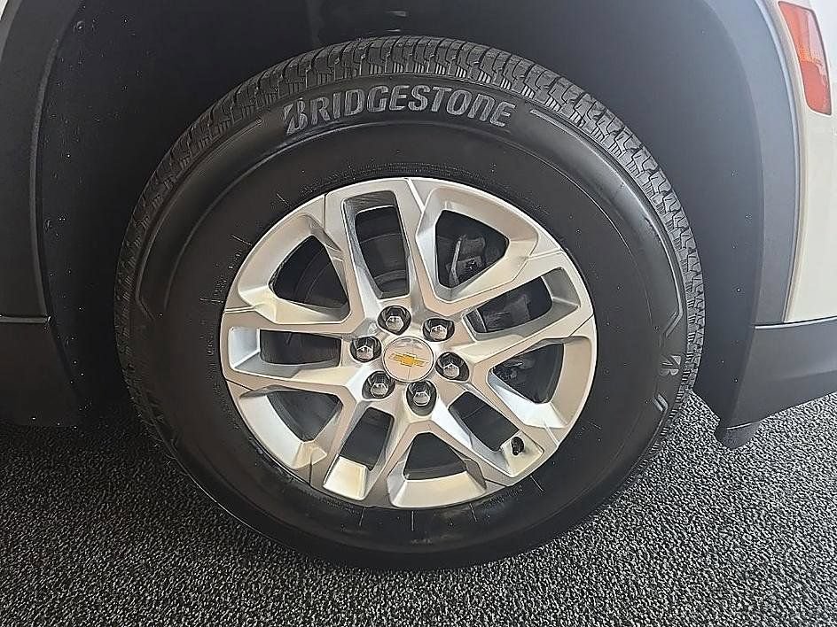 Used 2023 Chevrolet Traverse LS AWD/4WD image 41