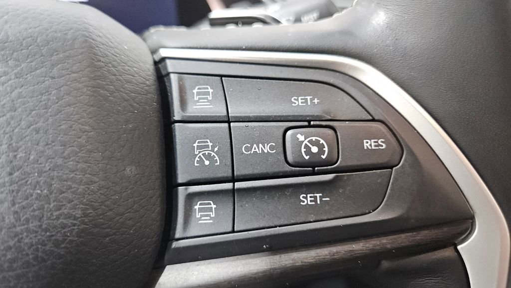 Used 2021 Jeep Grand Cherokee L Limited image 27