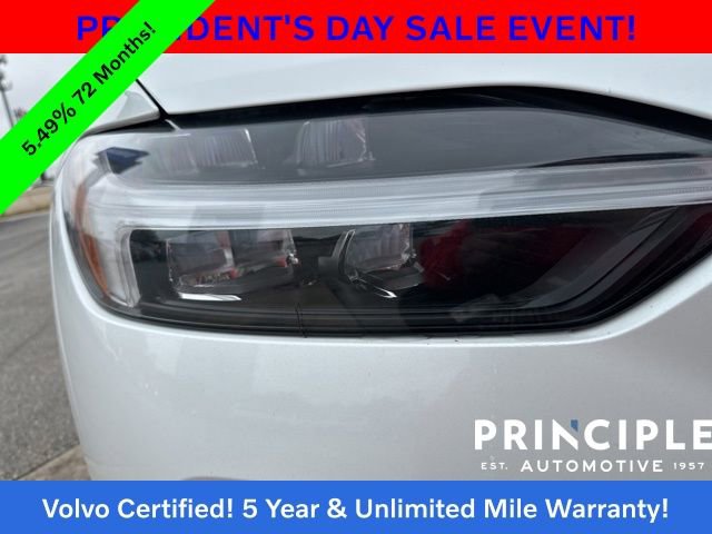 Certified 2025 Volvo XC60 T8 Core image 13