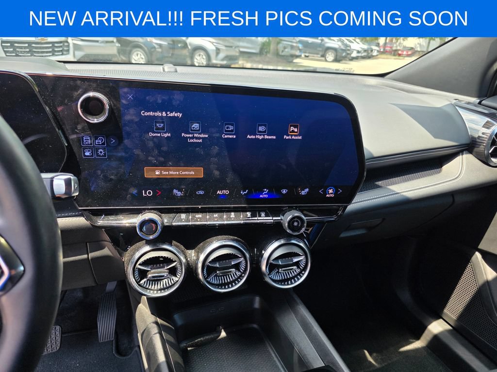 Used 2024 Chevrolet Blazer EV LT AWD/4WD image 10