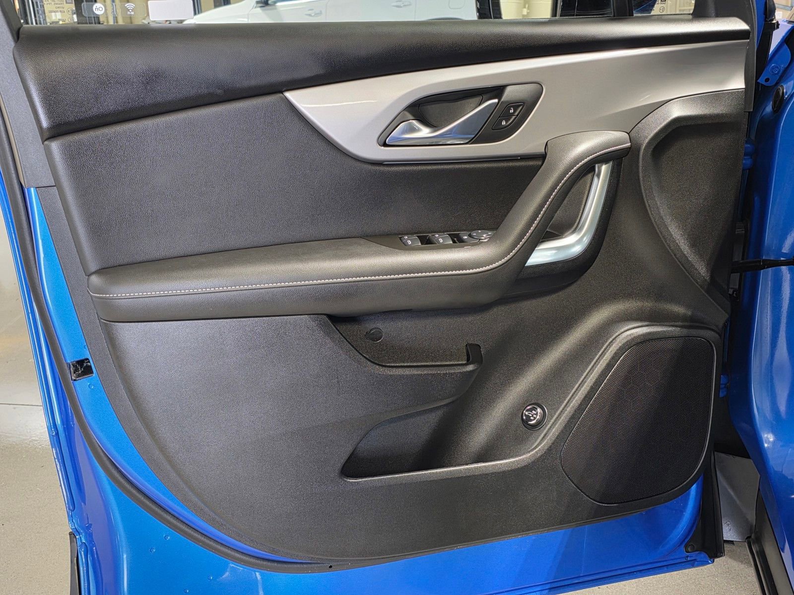 Used 2025 Chevrolet Blazer LT w/ Convenience Package image 20