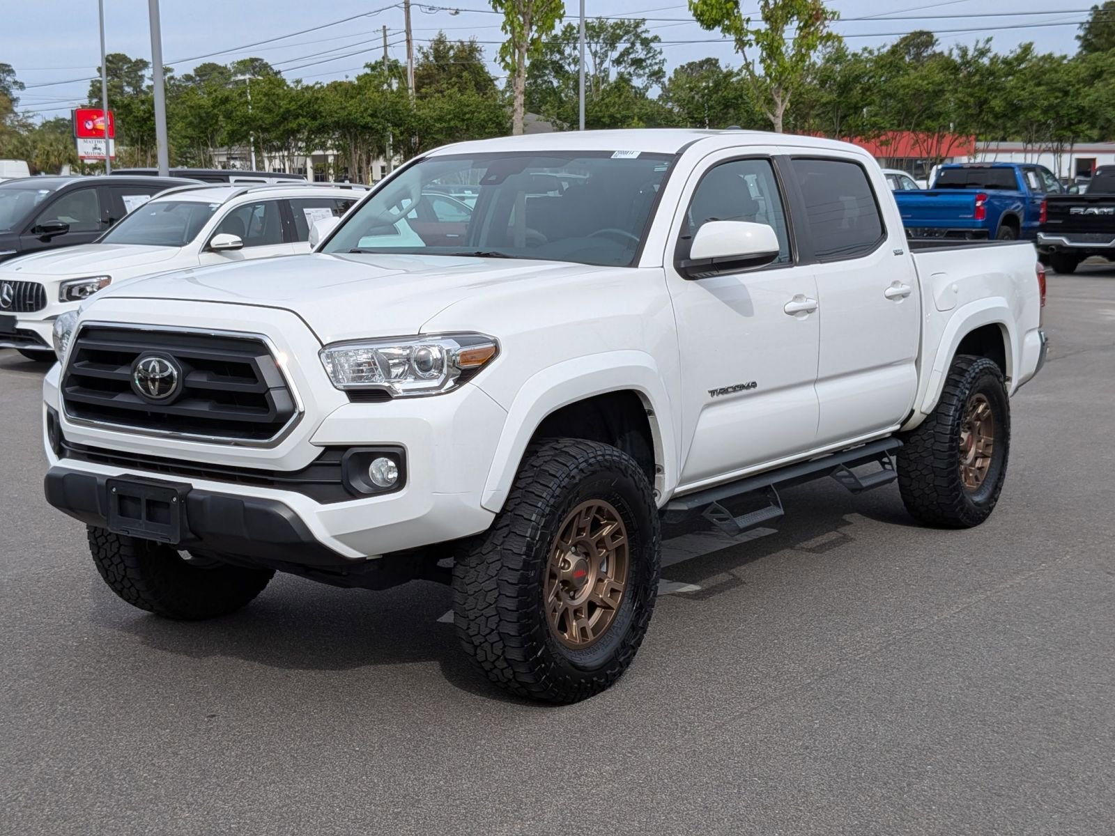 Used 2022 Toyota Tacoma SR5 w/ SR5 Appearance Package (SM) image 7