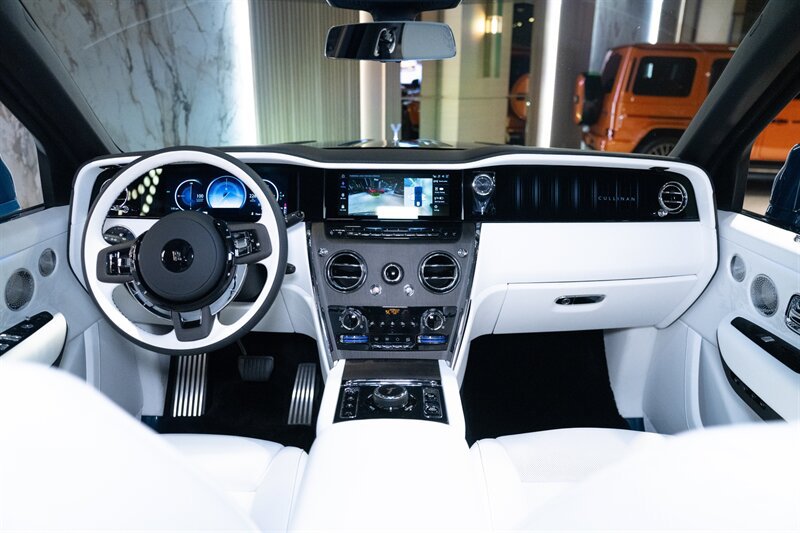 Used 2026 Rolls-Royce Cullinan AWD/4WD image 47