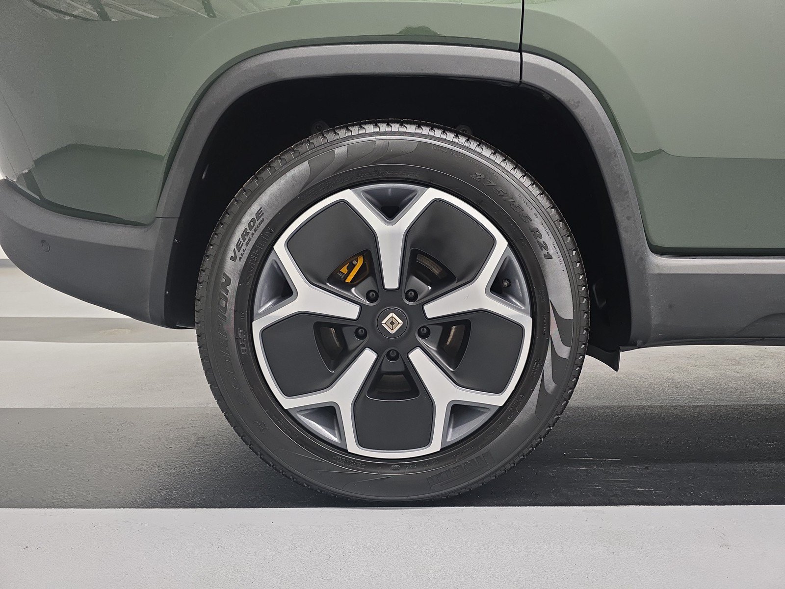 Used 2024 Rivian R1S Adventure AWD/4WD image 12