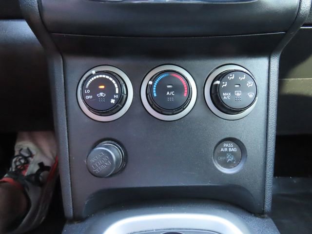 Used 2013 Nissan Rogue SV image 19