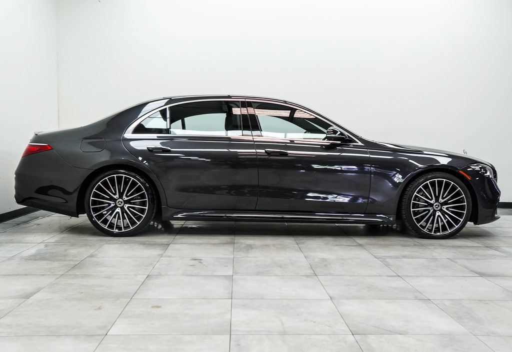 Used 2022 Mercedes-Benz S 500 4MATIC w/ AMG Line Package image 9