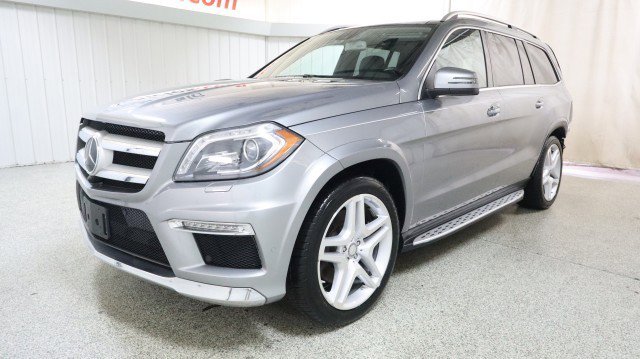 Used 2016 Mercedes-Benz GL 550 4MATIC image 2