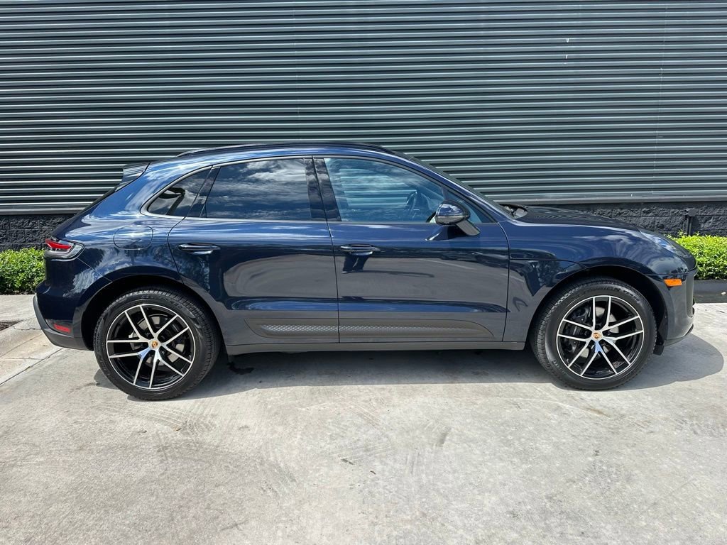 Certified 2023 Porsche Macan AWD/4WD image 10