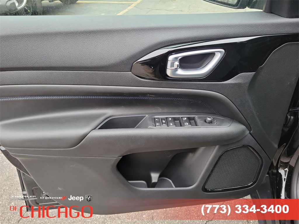 New 2026 Jeep Compass Latitude image 18