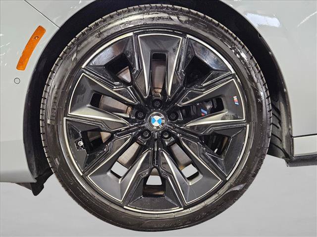 Certified 2023 BMW i7 xDrive60 AWD/4WD image 23